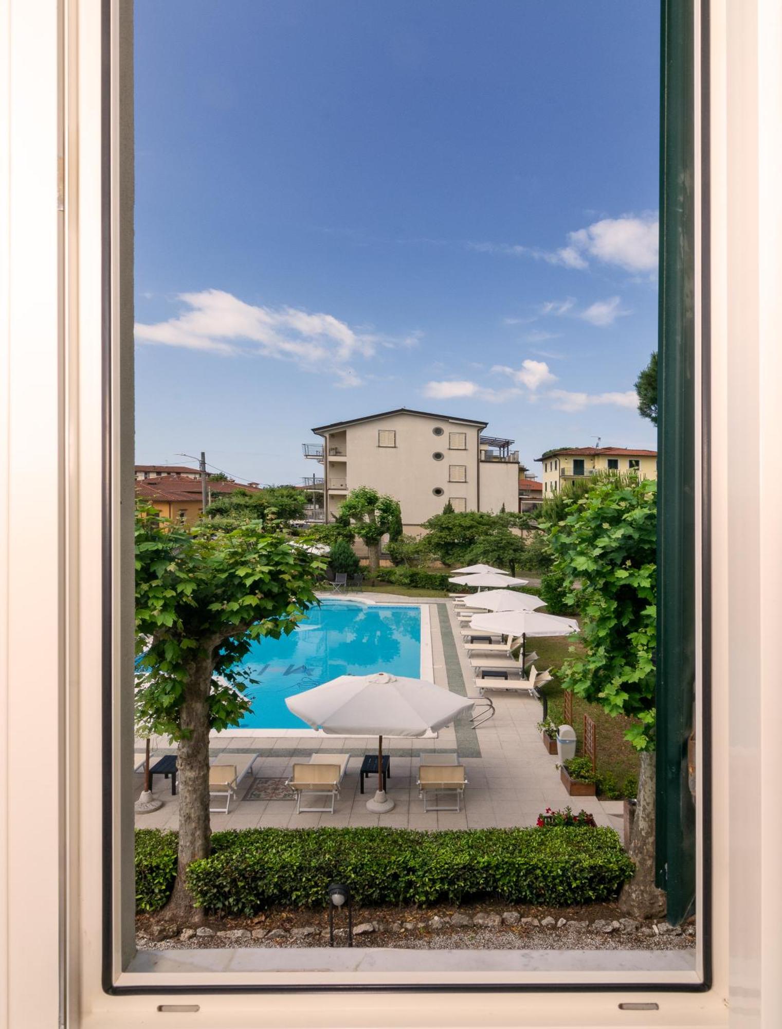 Hotel Apuana Marina di Pietrasanta Exterior photo